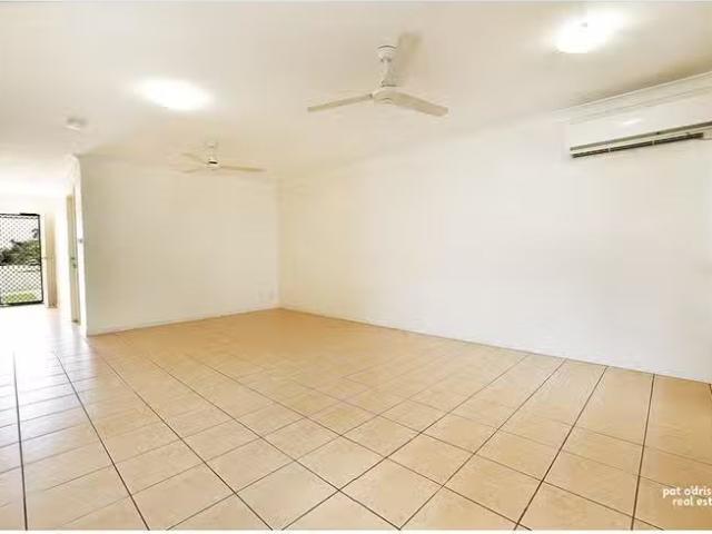 Unique 1/38 Smithwick Street, Norman Gardens, QLD 4701