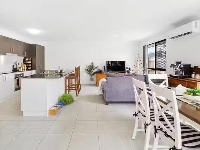 Rental! 1/39 Paterson Road, Walloon, QLD 4306