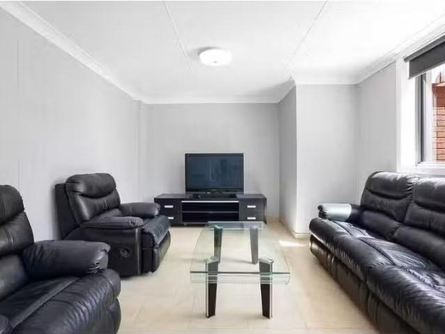 Nice 17 Burgess Avenue, FIGTREE House for rent Listed by The.