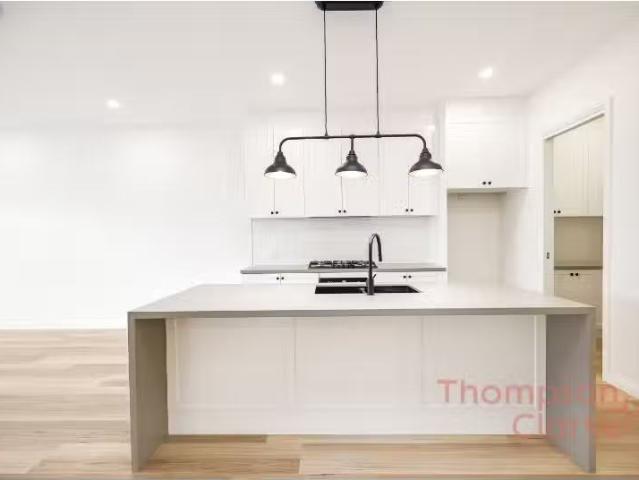 Charming 17 Caputar Way, Lochinvar House for rent Listed by E.