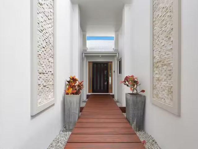 Deal! 17 Corella Way, BLACKS BEACH, QLD 4740 House for Rent