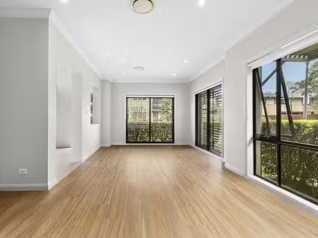 For Rent! 17 Fern Circuit, Warriewood, NSW 2102