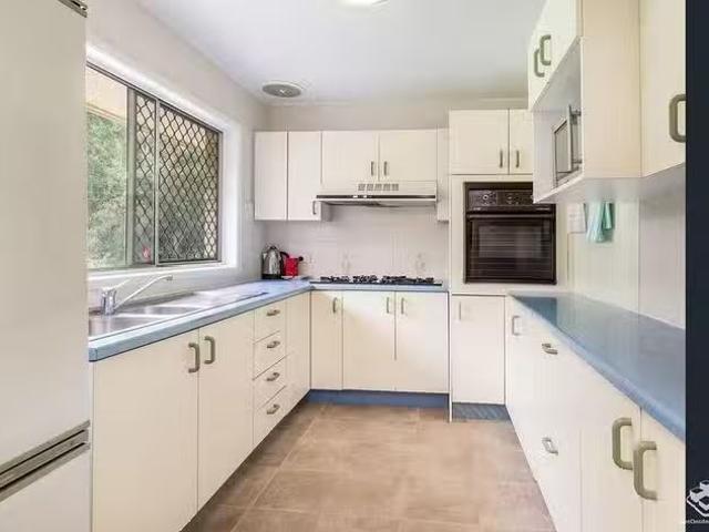 Just in! 17 Gareel Street, Jindalee, QLD 4074