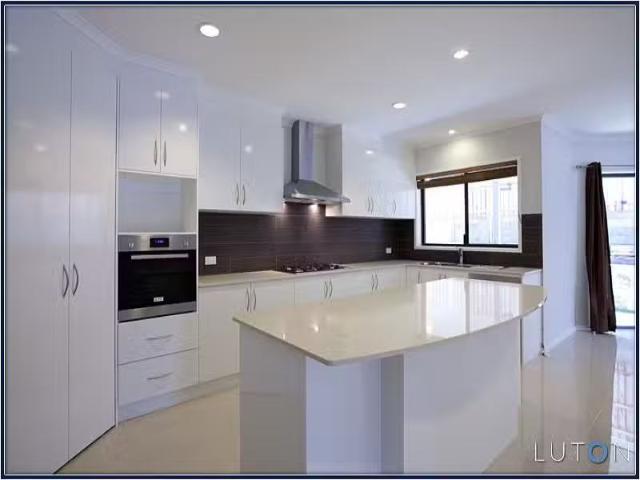 Nice 17 Gourgaud Street, Casey Apartment for rent Listed by R.