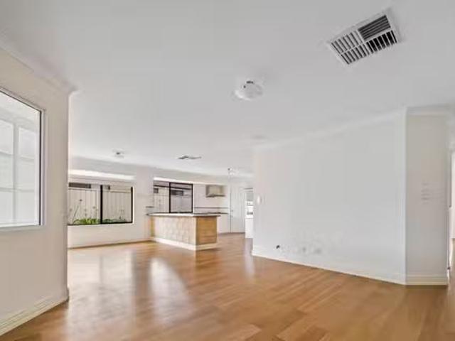 Unique 17 Kirkimbie Street, CARRAMAR, WA 6031 House for Rent
