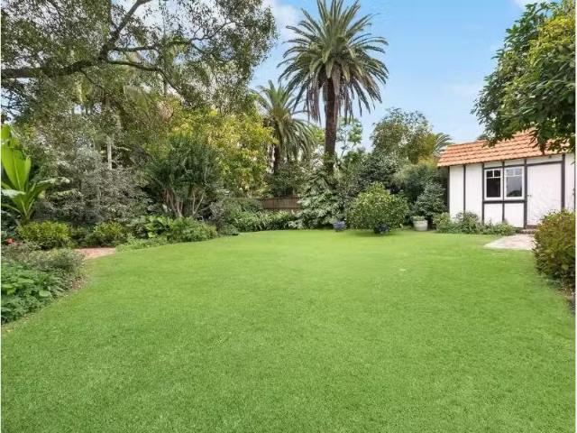 Cheap 17 Lord Street, Roseville House for rent Listed by Step.