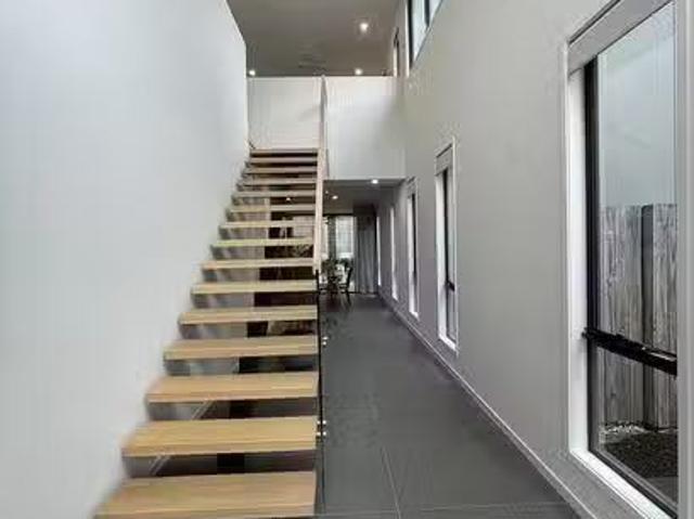 Deal! 17 Miami Street, Spring Mountain, QLD 4300