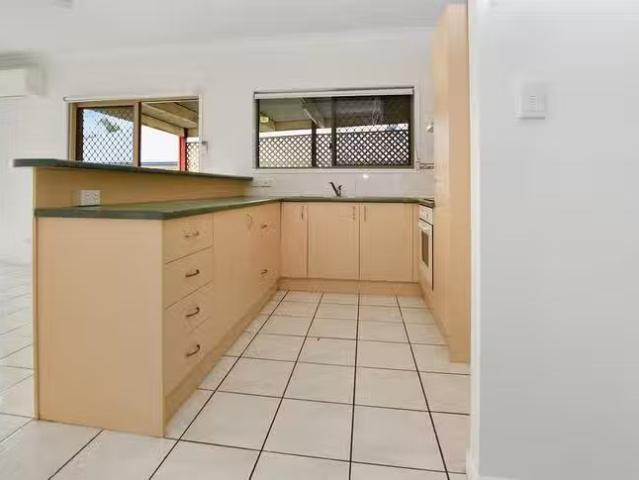 Deal! 17 Orchard Crescent, Springfield Lakes, QLD 4300