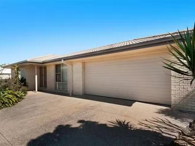 Charming 17 Oregon Court, Cooroy, QLD 4563