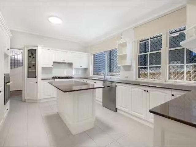Cozy 17 Sydney Road, East Lindfield House for rent Listed by.