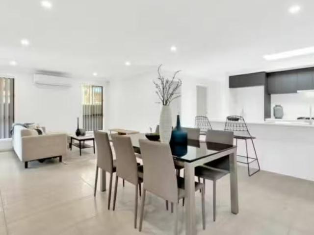Unique 17B Livesy Street, ORAN PARK House for rent Listed by.