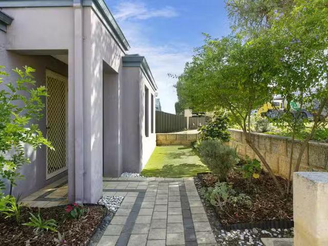 Just in! 1/411 Crawford Road, Dianella, WA 6059