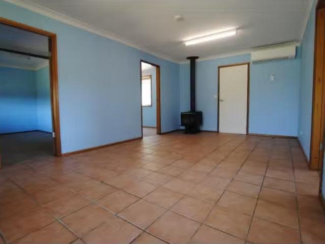 Nice 141 Winchester Crescent, COOKS GAP House for rent Listed.