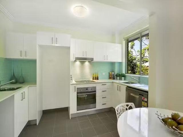 Cheap 14/230 Glebe Point Road, Glebe Apartment for rent Liste.