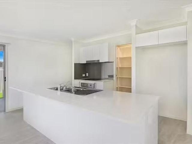 Charming 1/43 Bells Reach Drive, Caloundra West, QLD 4551