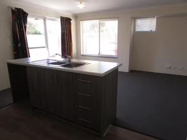 Charming 1/4 Tenterden Way, Gosnells, WA 6110