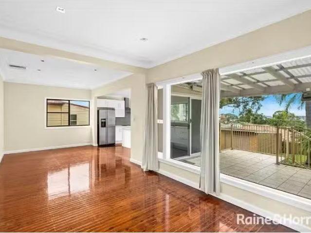 Unique 14 Terrace Avenue, SYLVANIA House for rent Listed by F.