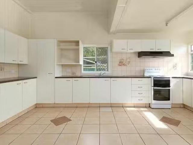 Nice 14 Bent Street, Gympie, QLD 4570