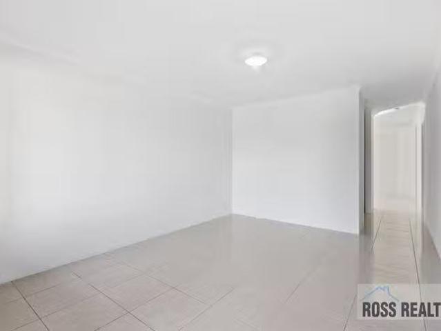 Cozy 14 Dillwynia Bend, Banksia Grove, WA 6031