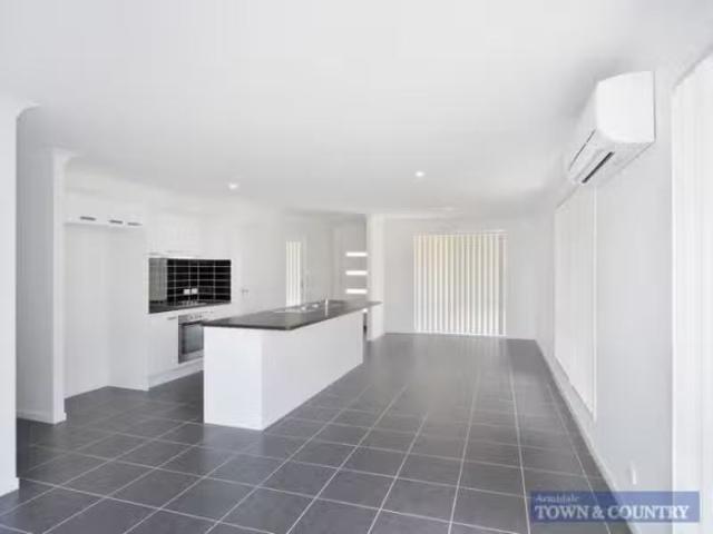 New 14 Grandview Crescent, ARMIDALE House for rent Listed by.