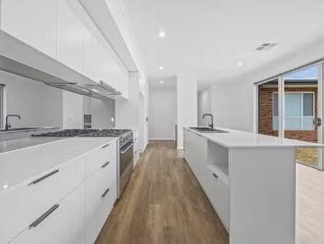 Just in! 14 Lindsays Road, Mitchell Park, VIC 3355