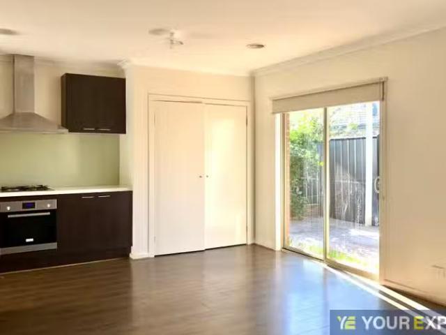 Just in! 14 Murgese Circuit, Clyde North VIC 3978