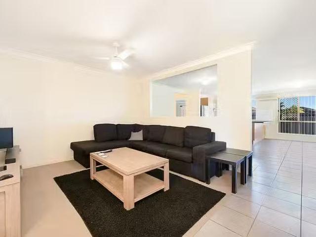 Rental! 14 Renmark Crescent, Caboolture South, QLD 4510
