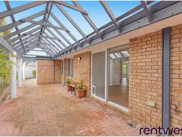 Deal! 14B Rivett Way, Brentwood, WA 6153