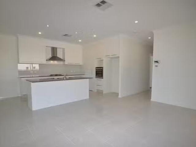 Just in! 150 Mooroondu Road, Thorneside, QLD 4158