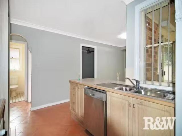 Cheap 15 Toomung Circuit, Claremont Meadows, NSW 2747
