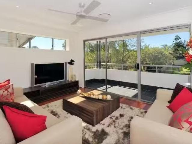 For Rent! 15 Windemere Avenue, MORNINGSIDE, QLD 4170 House f.