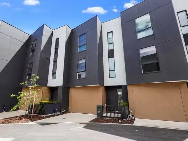 Rental! 15 Woollen Way, Yarraville, VIC 3013