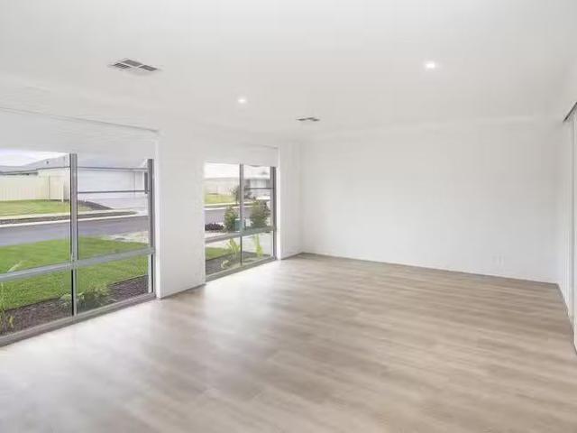 For Rent! 15 Bethpage Way, Dunsborough, WA 6281