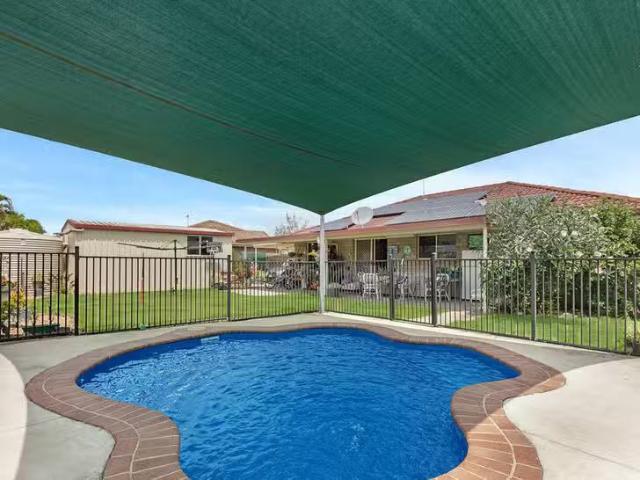 Cozy 15 Bunya Court, Eli Waters, QLD 4655