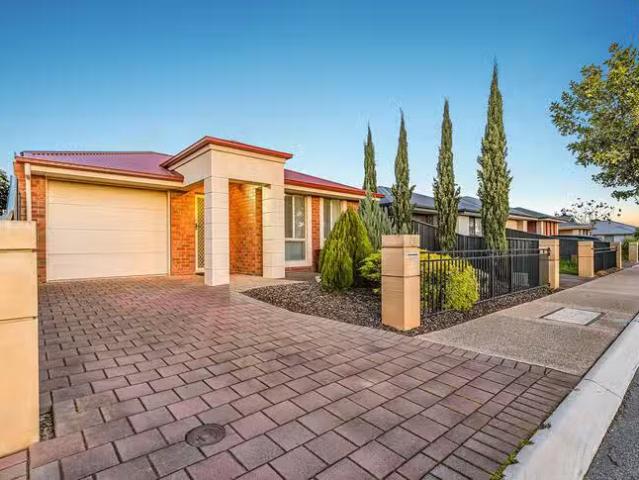 Cheap 15 Burley Griffin Drive, Andrews Farm, SA 5114