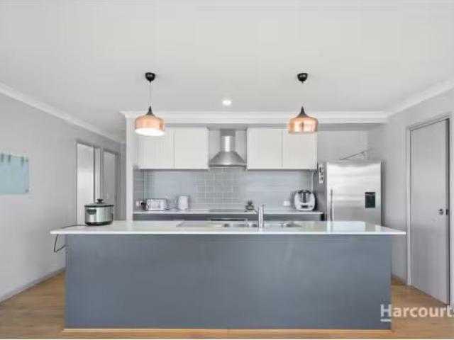 Unique 15 Cullen Court, CUMBALUM House for rent Listed by Abb.