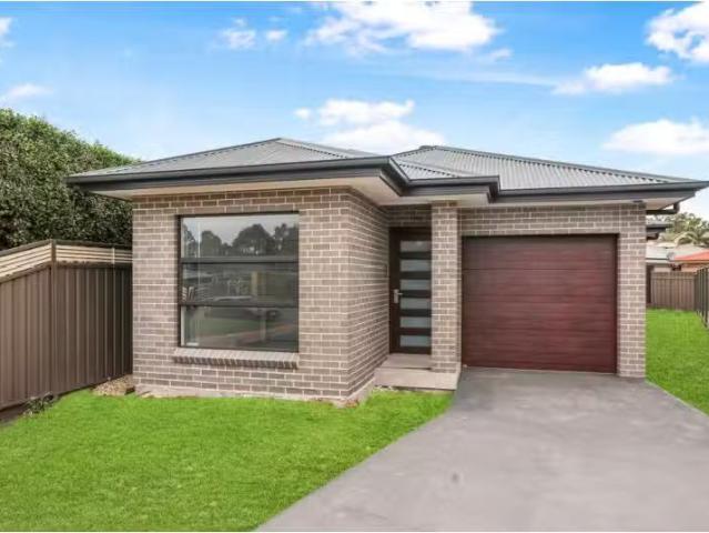 Nice 1/5 Grafton Place, Jamisontown House for rent Listed by.