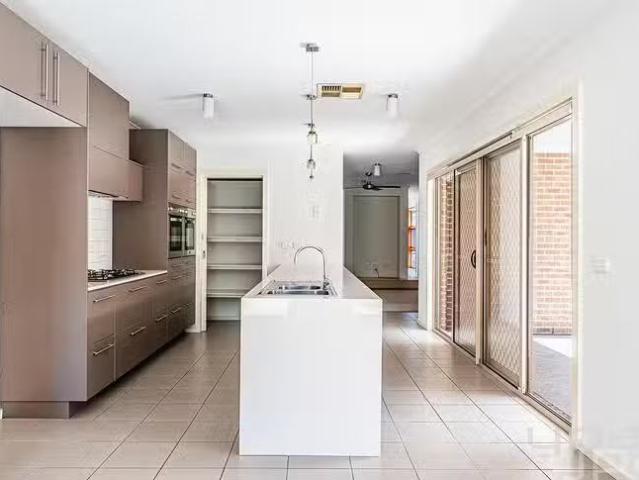 For Rent! 15 Greenfinch Court, Williams Landing, VIC 3027