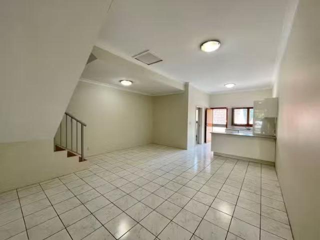Cozy 15 Holmwood Street, Newtown NSW 2042