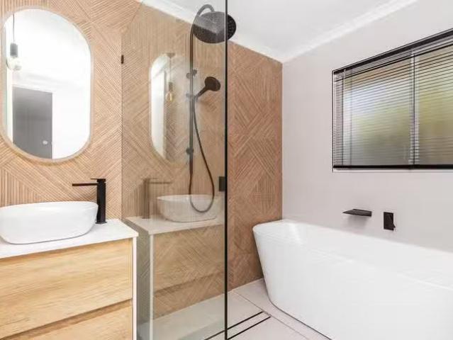 For Rent! 15 Peera Street, Hallett Cove, SA 5158