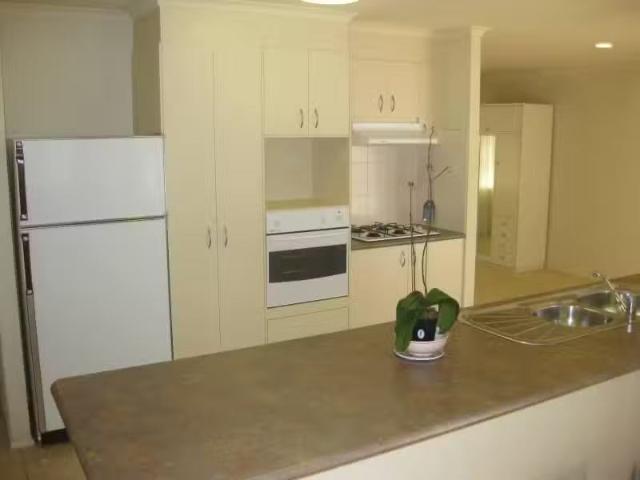 Cheap 15 Peppermint Grove, Box Hill South VIC 3128