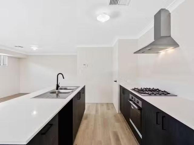 Rental! 15 Rubra Way, Jindalee, WA 6036