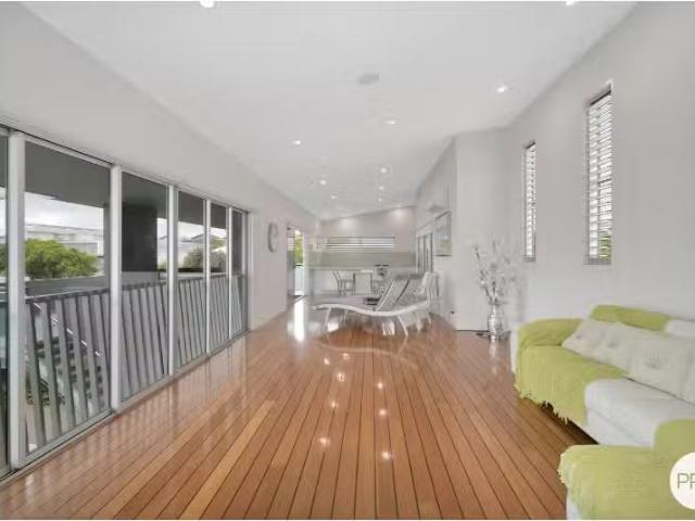Just in! 15 Shipstern Street, KINGSCLIFF House for rent Liste.