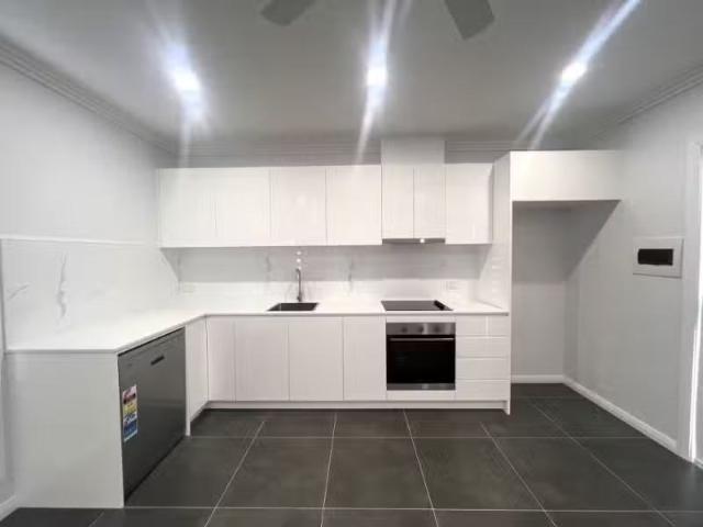 For Rent! 163A Sunflower Drive, CLAREMONT MEADOWS Apartment fo.