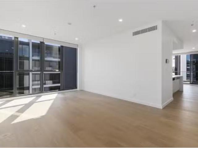 Nice 166/44 Constitution Avenue, Campbell Apartment for rent.