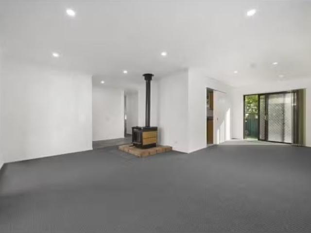 Nice 166 O'Sullivan Road, LEUMEAH House for rent Listed by Br.