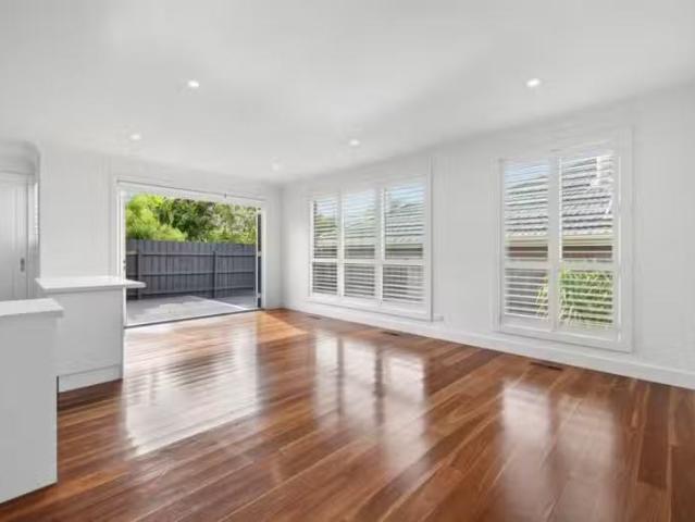 Nice 16 Berry Street, Box Hill North VIC 3129 House For Lease