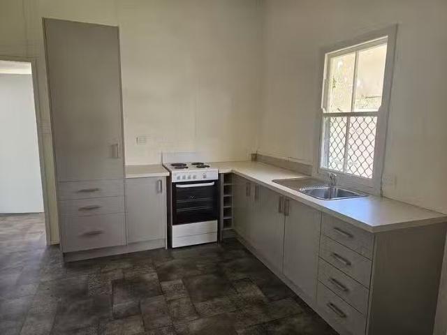 Just in! 16 Frizzell Street, Southbrook, QLD 4363