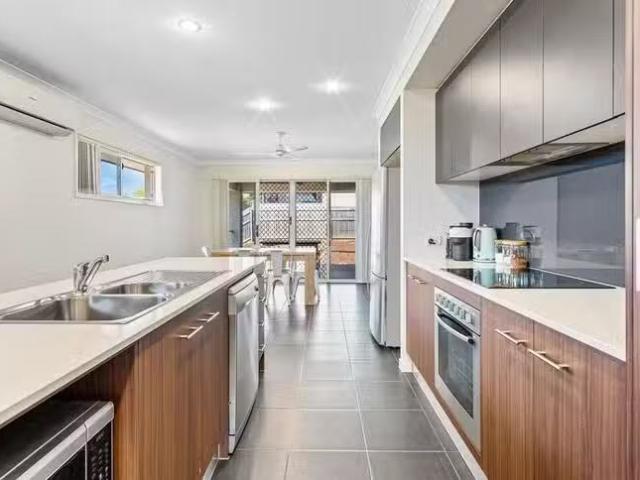 Cheap 16 Oakmoss Drive, Springfield Lakes, QLD 4300