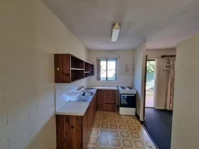 Cheap 17/13 Merope Close, Rockingham, WA 6168